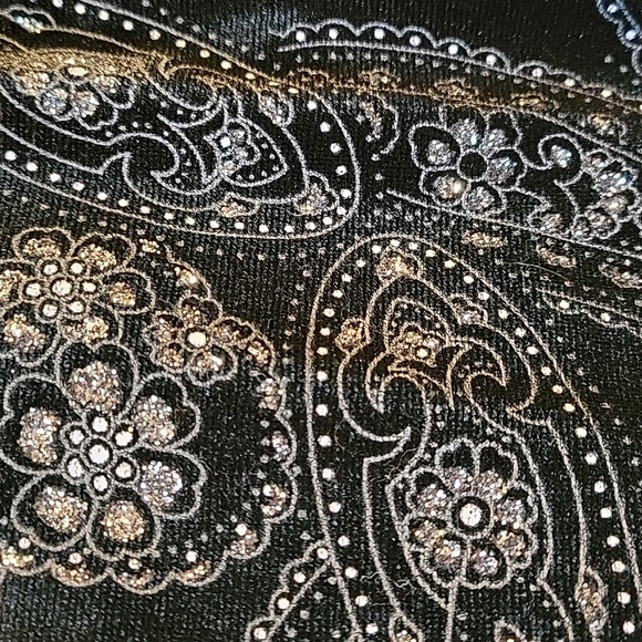 Chico's women's Black shimmer camisol w/built-in bra & adjustable straps Size 3 - Picture 3 of 12